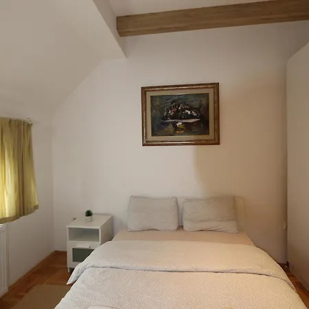 Golden Royal Z Apartment Palisat